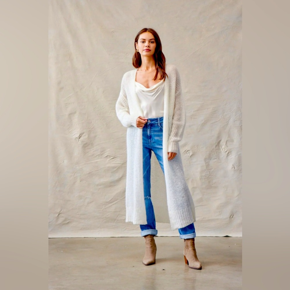 NEVER WORN Bella Dalh white long cardigan